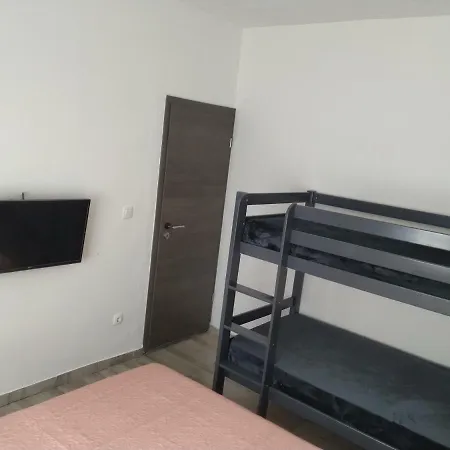 Tomo Apartment *